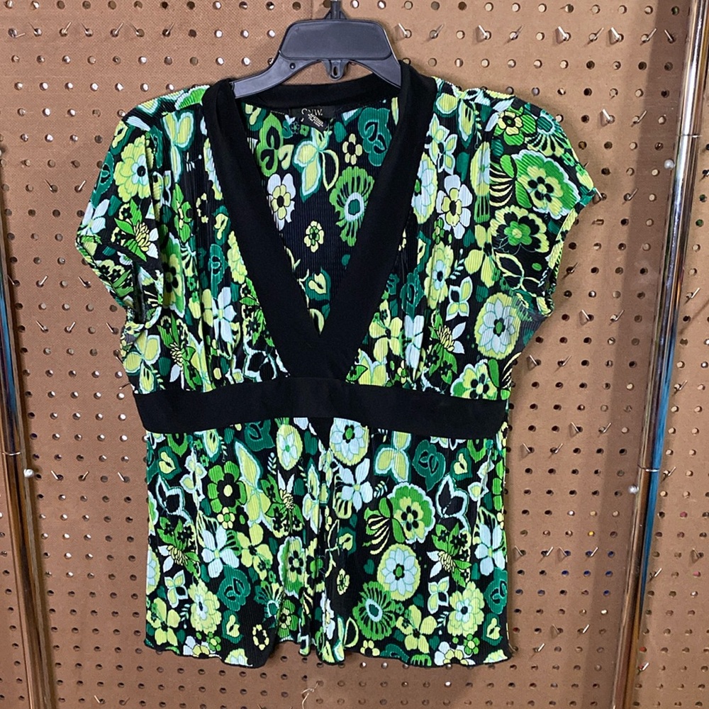 GNW green floral top